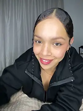 Yasmin777  online show from 11/25/25, 12:11