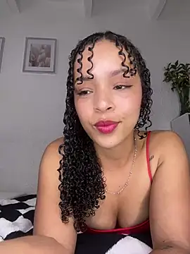 Snapshot of Yasmin777_ chatting on 07/19/26, 09:55 Yasmin777 online show from 07/19/26, 09:55