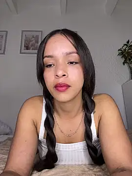 Snapshot of Yasmin777_ chatting on 06/20/26, 10:37 Yasmin777 online show from 06/20/26, 10:37