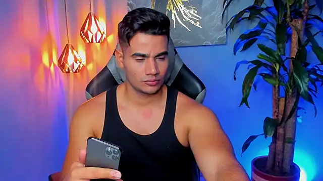 Snapshot of AndresR3 chatting on 11/15/25, 07:01 AndresR3 online show from 11/15/25, 07:01