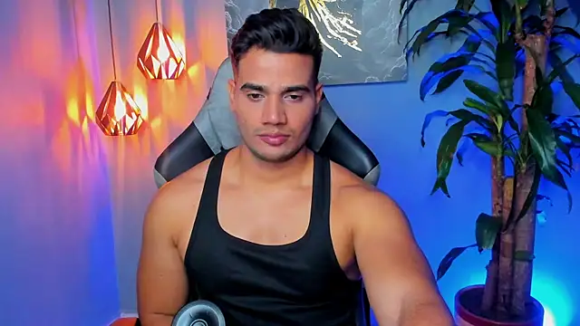 Snapshot of AndresR3 chatting on 11/16/25, 01:43 AndresR3 online show from 11/16/25, 01:43