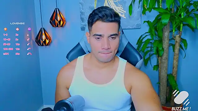 Snapshot of AndresR3 chatting on 09/28/25, 01:45 AndresR3 online show from 09/28/25, 01:45