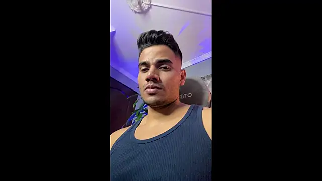 Snapshot of AndresR3 chatting on 11/07/25, 03:22 AndresR3 online show from 11/07/25, 03:22