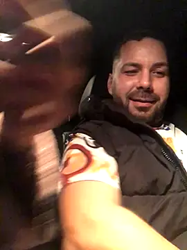 Snapshot of Domynyc92 chatting on 12/21/25, 04:52 Domynyc92 online show from 12/21/25, 04:52