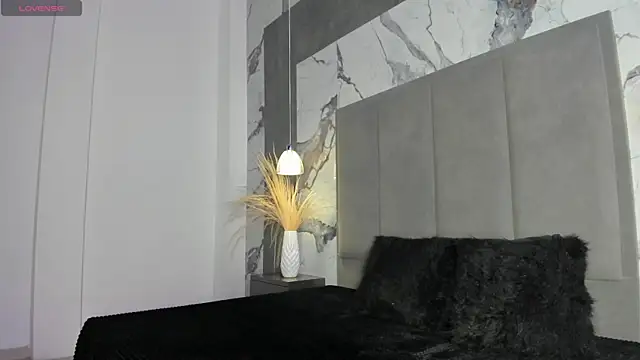 TharaMills online show from 06/03/26, 03:51