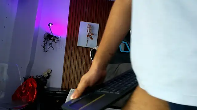 David niet online show from 10/31/25, 05:31