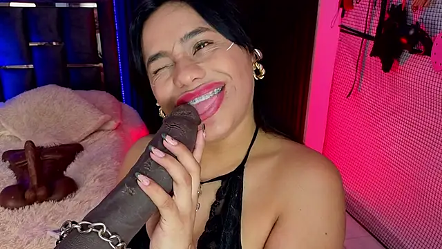 Issafoxx online show from 03/12/26, 12:09