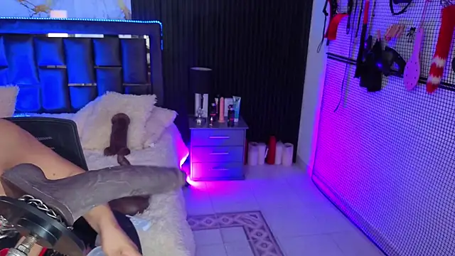 Issafoxx online show from 02/21/26, 12:29