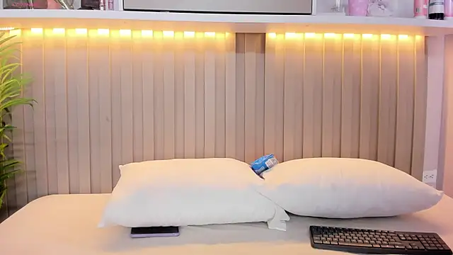 natalyWilliams online show from 12/19/25, 12:18