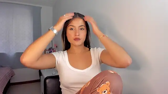 Snapshot of Ana__Pink chatting on 02/24/26, 10:32 Ana Pink online show from 02/24/26, 10:32