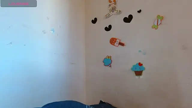 Akasha001 online show from 11/17/25, 06:56