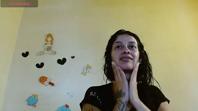 Akasha001 online show from 11/20/25, 06:41