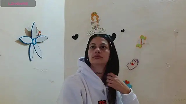 Akasha001 online show from 10/21/25, 10:47