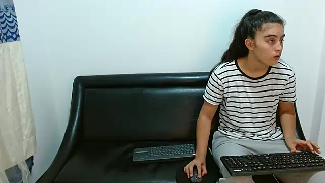 Cristalll 0925 online show from 10/17/25, 11:17