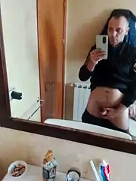 manchego85 online show from 10/28/25, 02:27