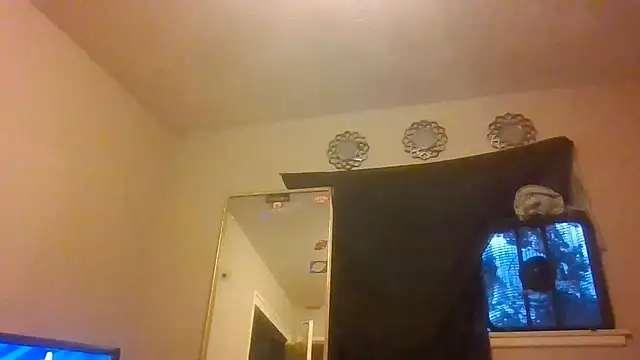 Snapshot of 1n0nlythroat chatting on 07/05/26, 03:33 1n0nlythroat online show from 07/05/26, 03:33