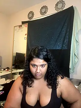 Snapshot of 1n0nlythroat chatting on 12/01/25, 12:00 1n0nlythroat online show from 12/01/25, 12:00