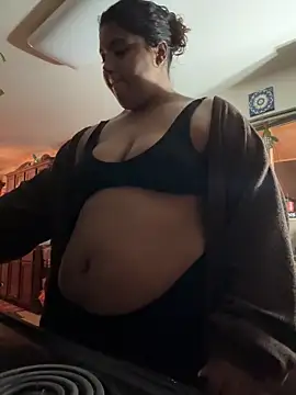 Snapshot of 1n0nlythroat chatting on 11/25/25, 04:57 1n0nlythroat online show from 11/25/25, 04:57