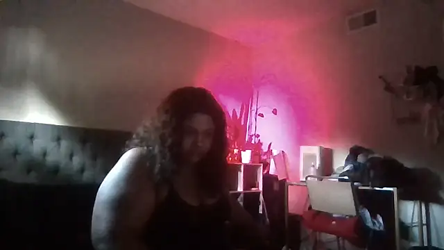 Snapshot of 1n0nlythroat chatting on 05/29/26, 11:55 1n0nlythroat online show from 05/29/26, 11:55