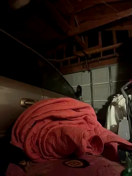 Snapshot of 1n0nlythroat chatting on 11/30/25, 09:21 1n0nlythroat online show from 11/30/25, 09:21