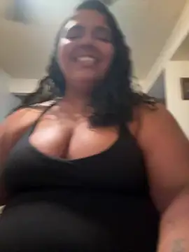 Snapshot of 1n0nlythroat chatting on 06/05/26, 06:51 1n0nlythroat online show from 06/05/26, 06:51