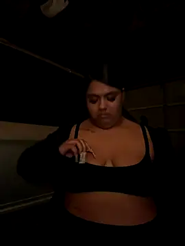 Snapshot of 1n0nlythroat chatting on 10/23/25, 02:54 1n0nlythroat online show from 10/23/25, 02:54