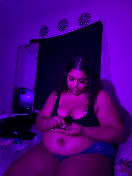 Snapshot of 1n0nlythroat chatting on 09/23/25, 05:58 1n0nlythroat online show from 09/23/25, 05:58