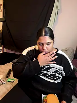 1n0nlythroat online show from 12/23/25, 01:16