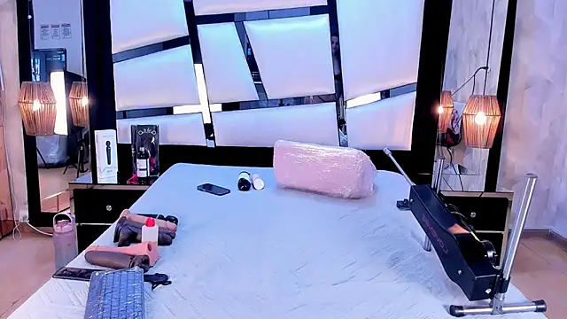 JuliaDavis 1 online show from 10/27/25, 03:51