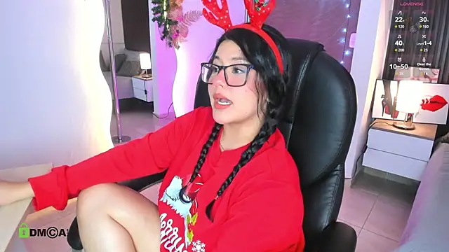 Snapshot of Dulcerose_01 chatting on 12/22/25, 05:51 Dulcerose 01 online show from 12/22/25, 05:51