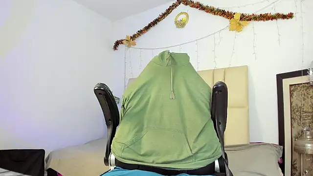 blue wxw online show from 10/16/25, 03:37