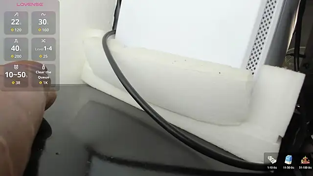 blue wxw online show from 12/14/25, 03:02