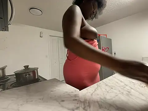 Snapshot of Bleuk chatting on 04/09/26, 10:27 Bleuk online show from 04/09/26, 10:27