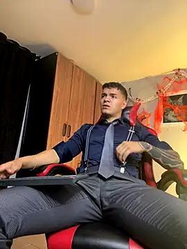 ALPHA DOMINUS  online show from 10/23/25, 04:33