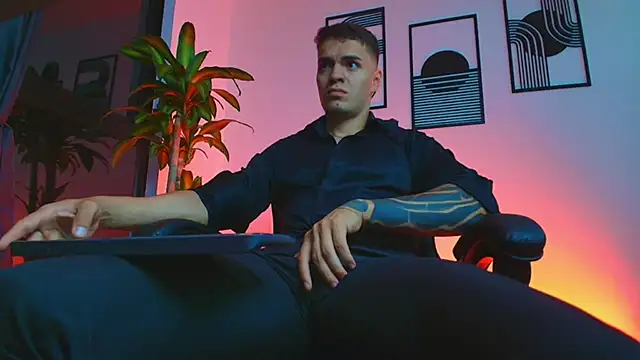 ALPHA DOMINUS  online show from 04/12/26, 03:54