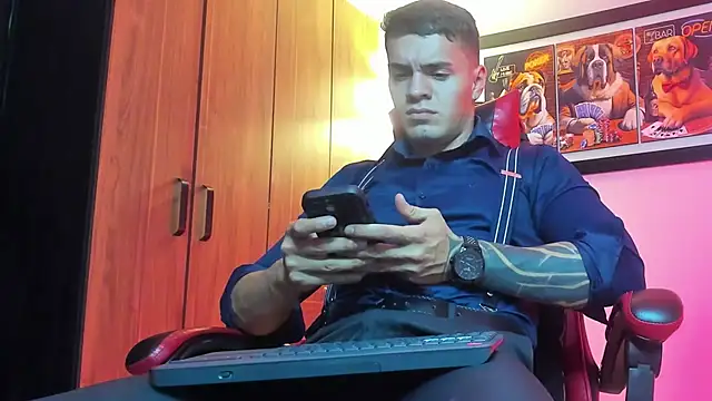 ALPHA DOMINUS  online show from 12/17/25, 04:17