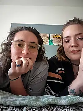 AndHerXO online show from 12/19/25, 01:46