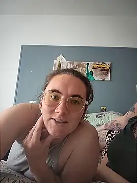 AndHerXO online show from 04/02/26, 12:56