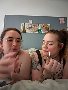 AndHerXO online show from 06/03/26, 02:33