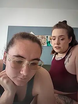 AndHerXO online show from 04/19/26, 01:45