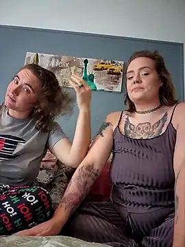 AndHerXO online show from 12/15/25, 02:01