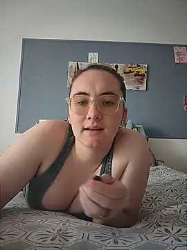 AndHerXO online show from 06/09/26, 11:55
