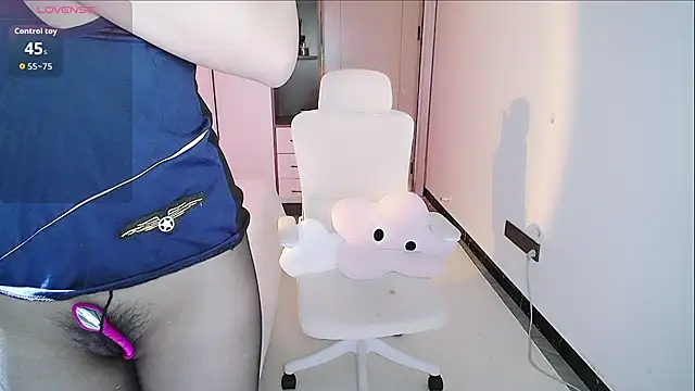 Olivia520 online show from 11/04/25, 05:22