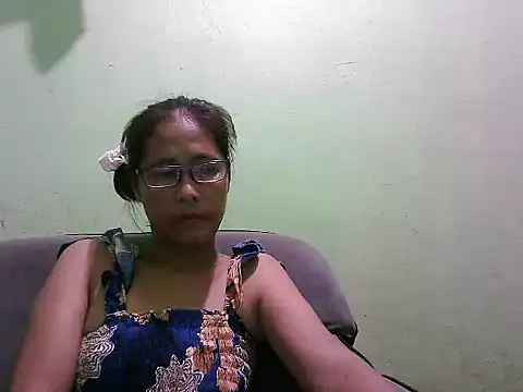 HotLadyPinay32 online show from 05/08/26, 07:56