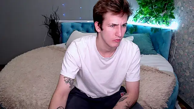 Snapshot of KiskaKurt chatting on 09/23/25, 08:05 KiskaKurt online show from 09/23/25, 08:05