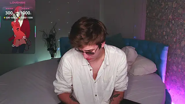 Snapshot of KiskaKurt chatting on 09/21/25, 11:26 KiskaKurt online show from 09/21/25, 11:26