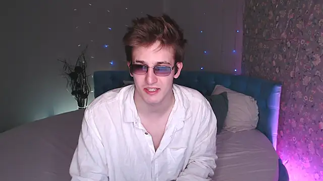 Snapshot of KiskaKurt chatting on 09/20/25, 09:09 KiskaKurt online show from 09/20/25, 09:09