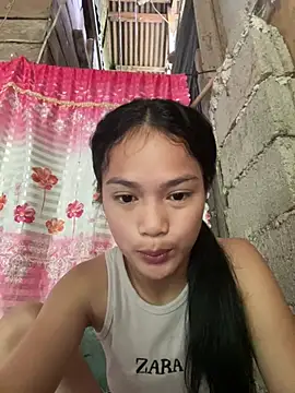Snapshot of PrettySlimPinay19 chatting on 07/11/26, 01:17 PrettySlimPinay19 online show from 07/11/26, 01:17