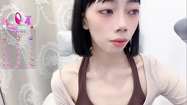 Snapshot of tuantuanle chatting on 09/27/25, 03:51 tuantuanle online show from 09/27/25, 03:51