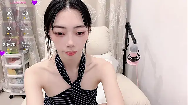 Snapshot of tuantuanle chatting on 06/09/26, 03:46 tuantuanle online show from 06/09/26, 03:46